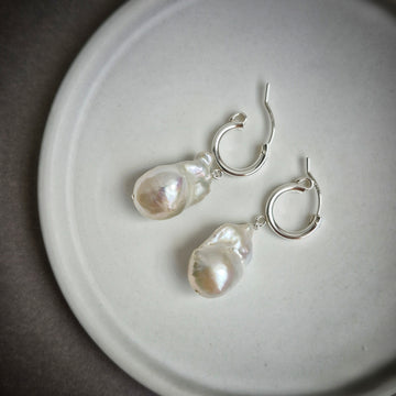 Freshwater Baroque Pearl Leverback Hoop Earrings / 925 Silver