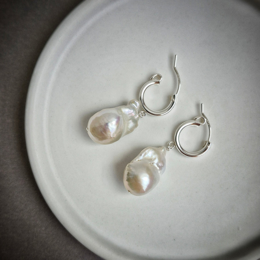 Freshwater Baroque Pearl Leverback Hoop Earrings / 925 Silver