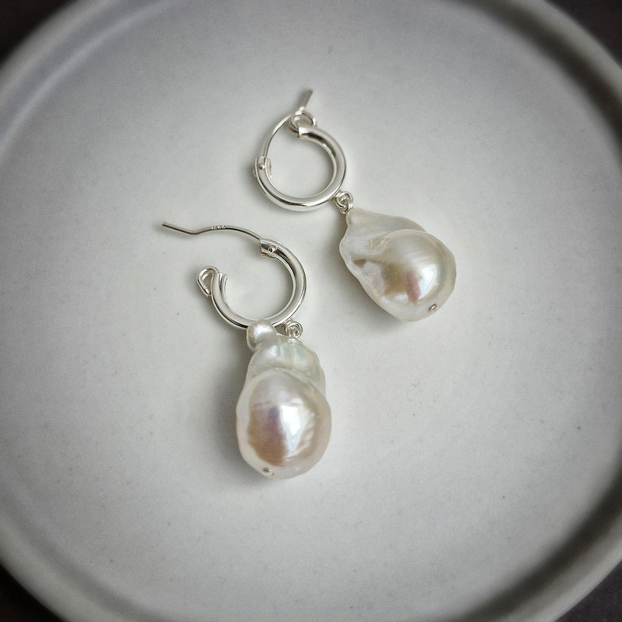 Freshwater Baroque Pearl Leverback Hoop Earrings / 925 Silver