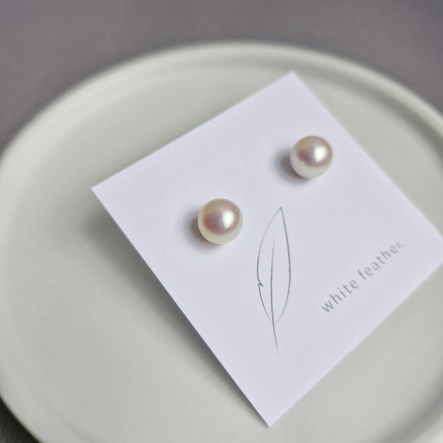 Freshwater Pearl Earstuds (7.6mm - 7.9mm) / 14k Gold-filled