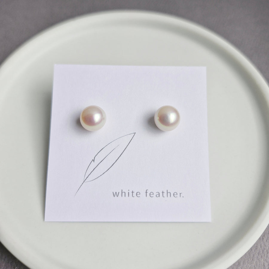 Freshwater Pearl Earstuds (7.6mm - 7.9mm) / 14k Gold-filled