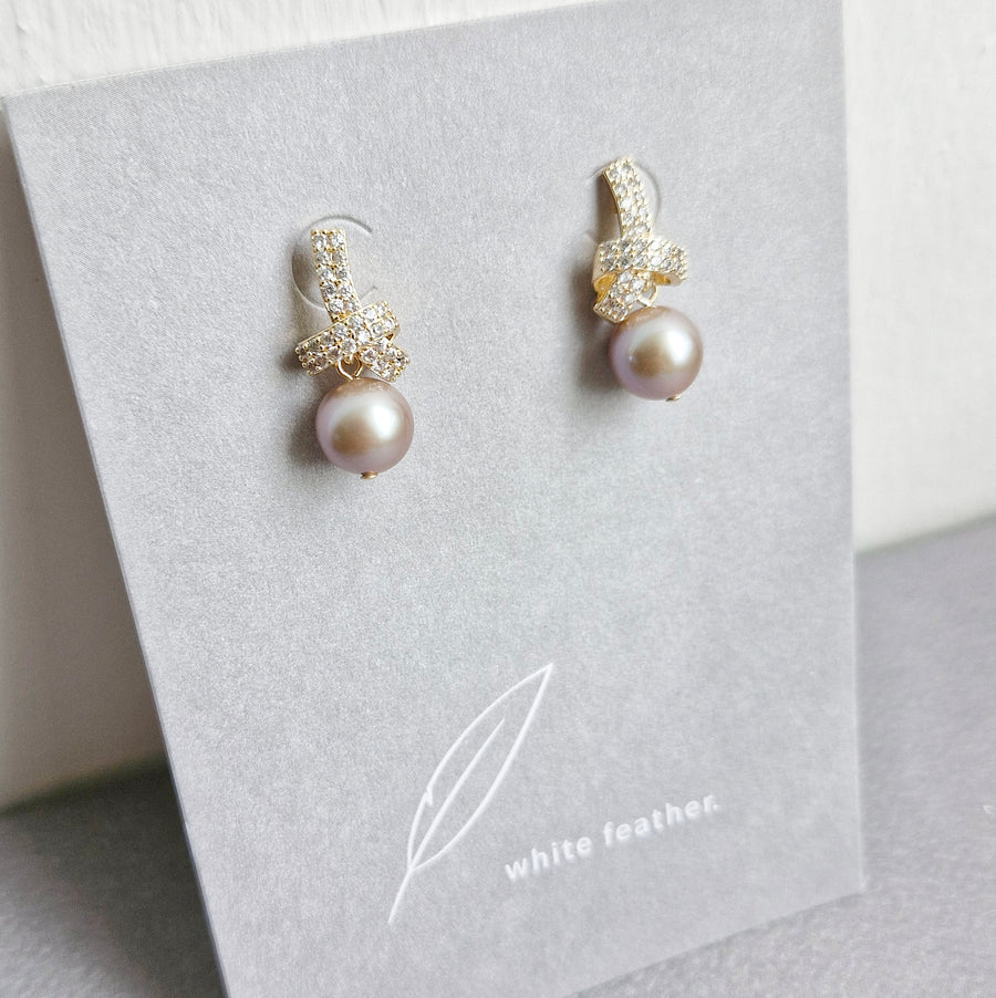 Mauvé Freshwater Pearl Earrings / 18k Gold-plate