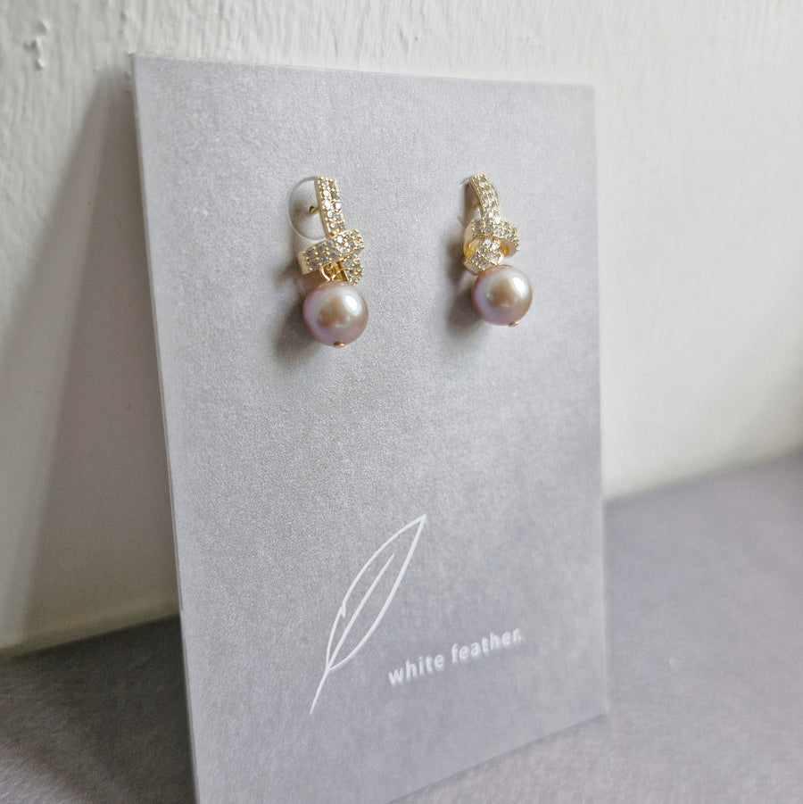 Mauvé Freshwater Pearl Earrings / 18k Gold-plate