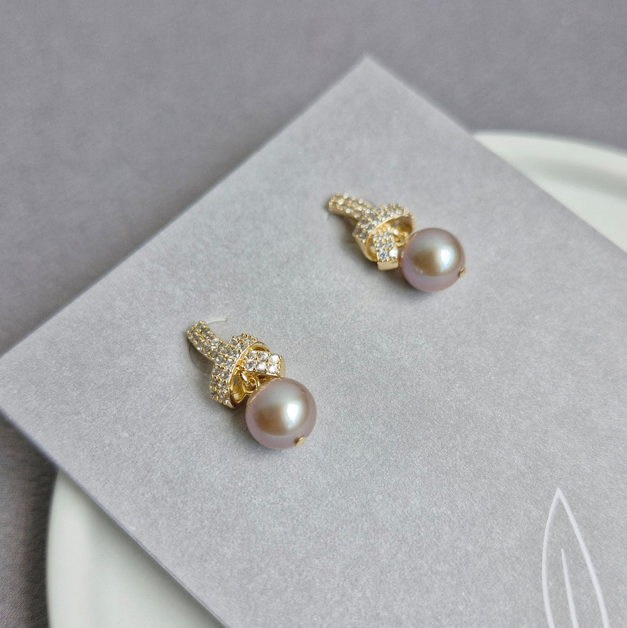 Mauvé Freshwater Pearl Earrings / 18k Gold-plate