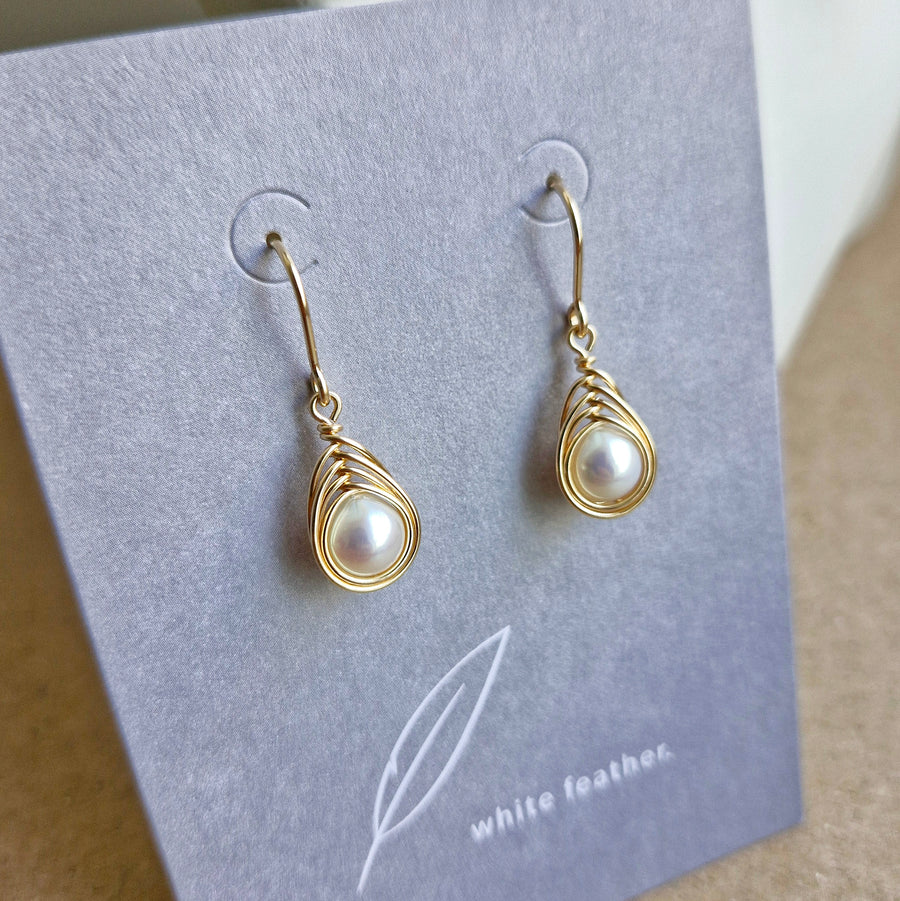 Herringbone Wirewrapped Pearl Earrings / 14k Gold-filled